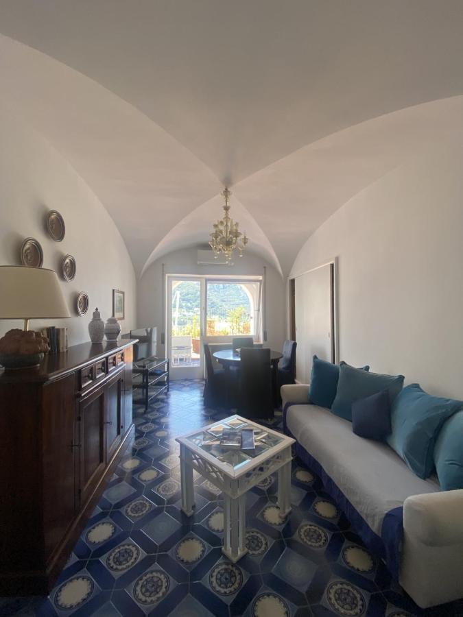 كابري Central Apartment Le Botteghe المظهر الخارجي الصورة
