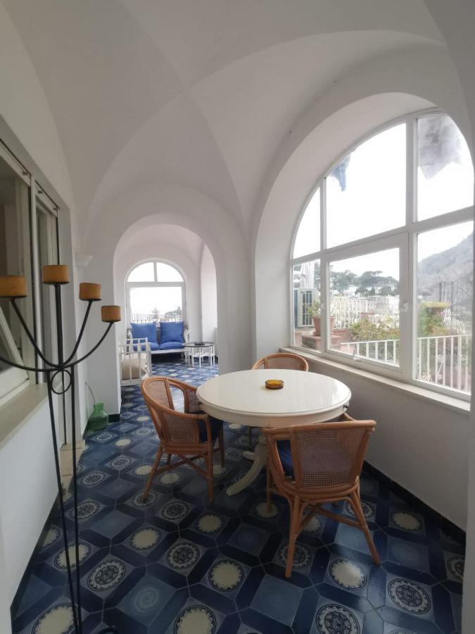 كابري Central Apartment Le Botteghe المظهر الخارجي الصورة