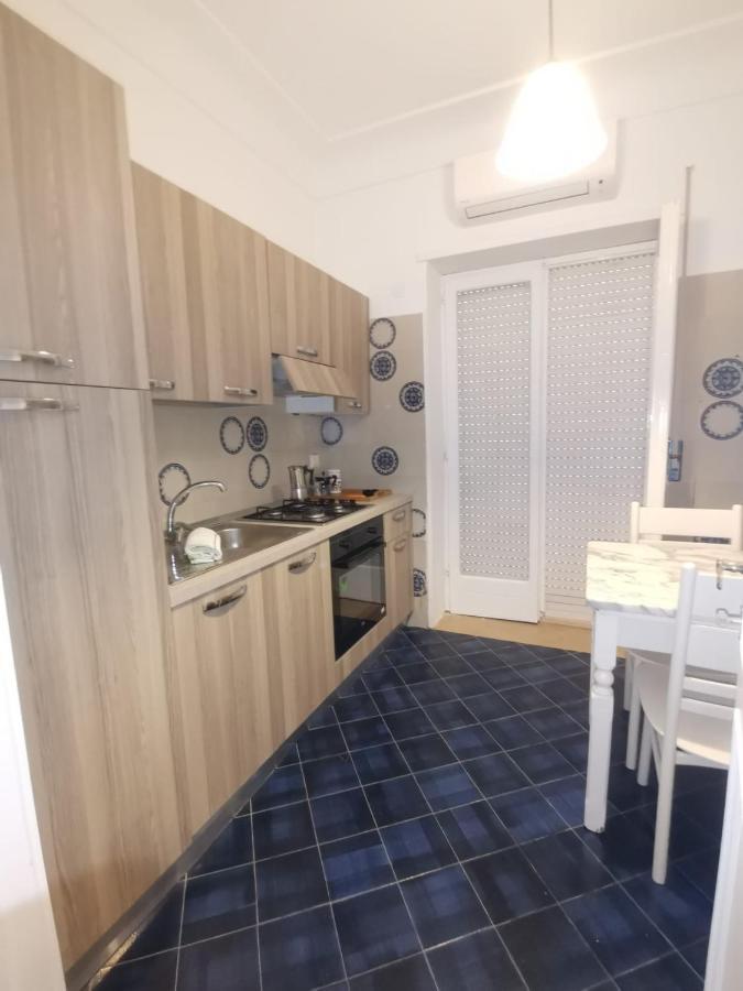 كابري Central Apartment Le Botteghe المظهر الخارجي الصورة